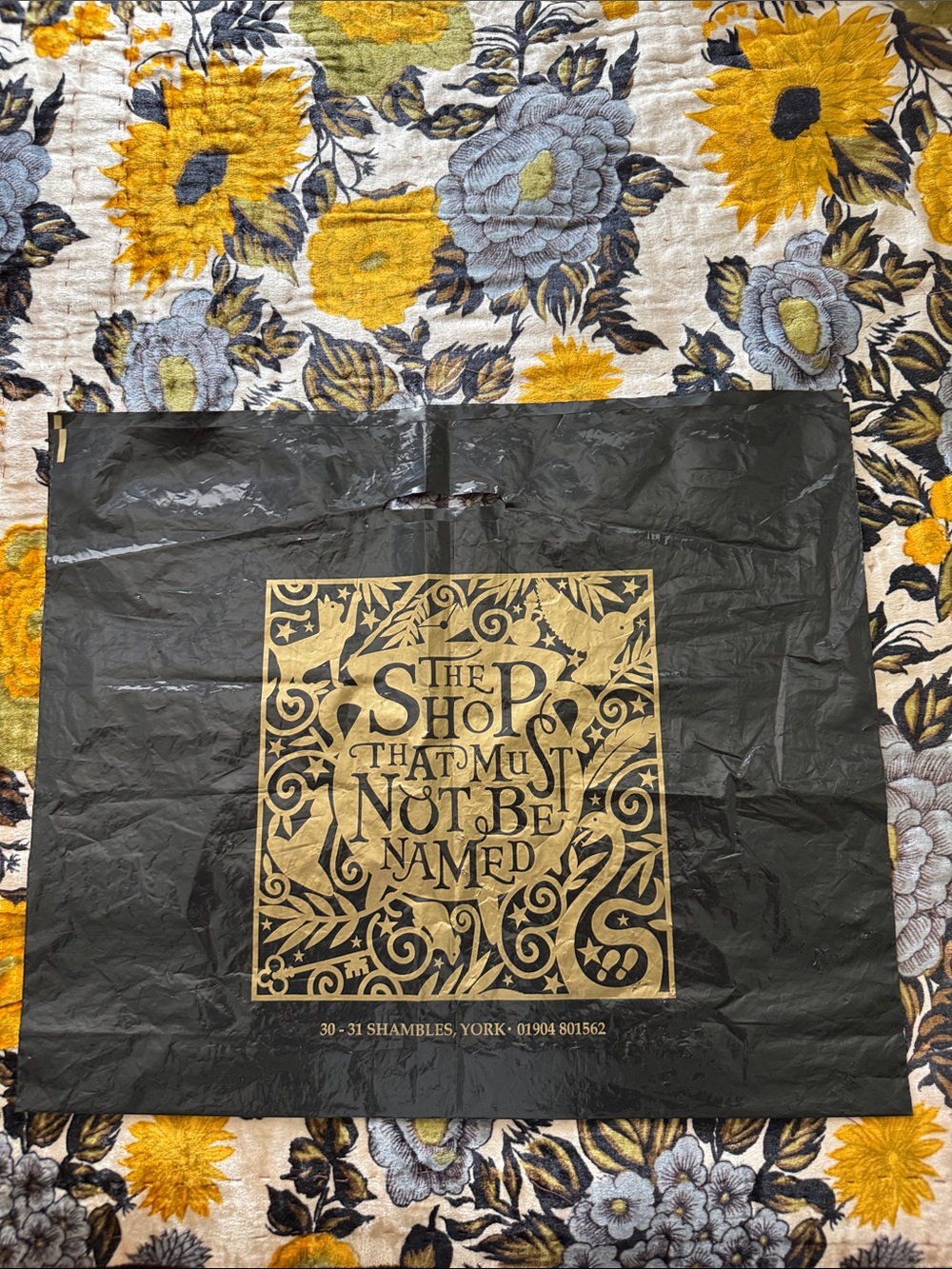 NWOT Original Gold & Black Decorative Harry Potter Wall Art Bag Shambles York